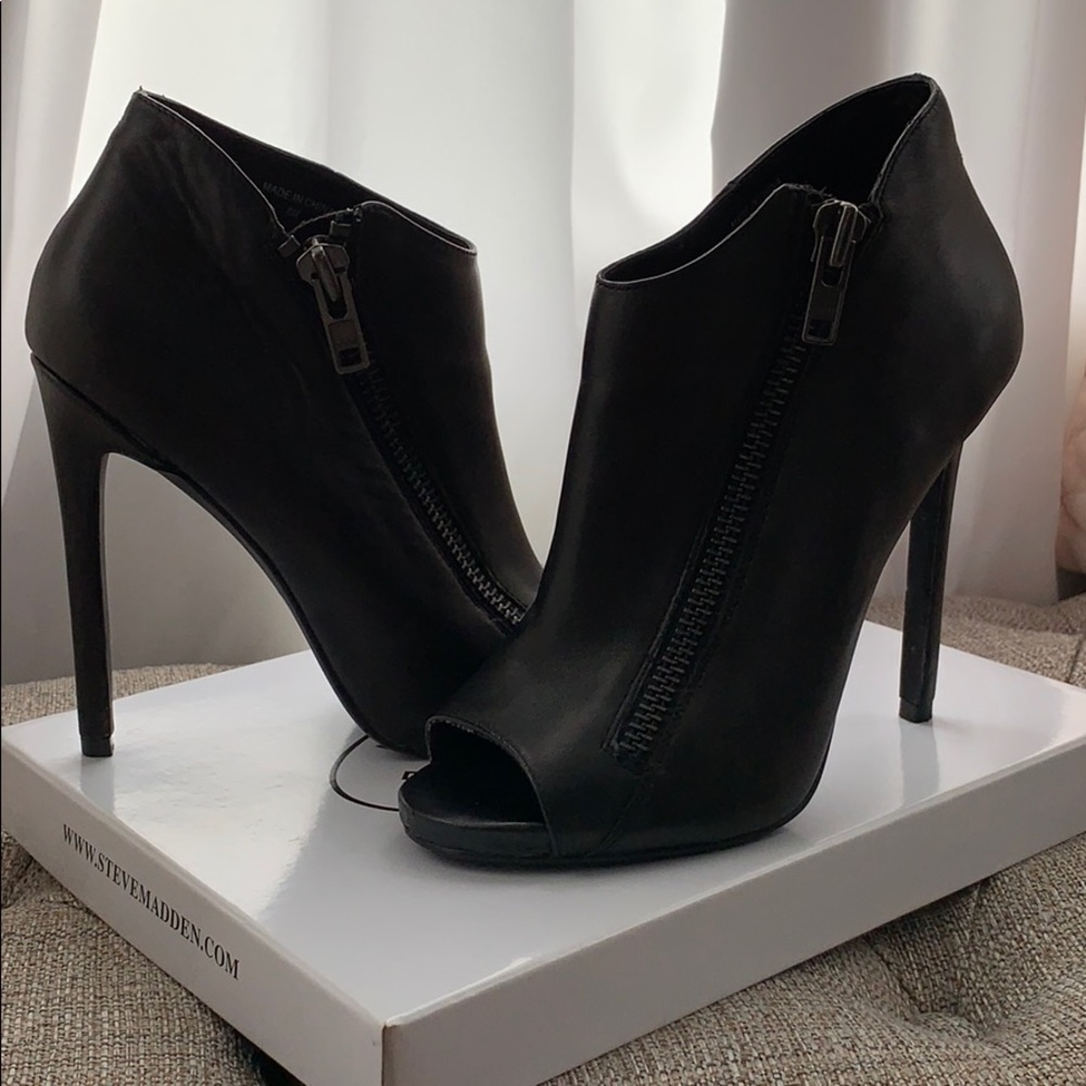 Steve Madden ankle booties